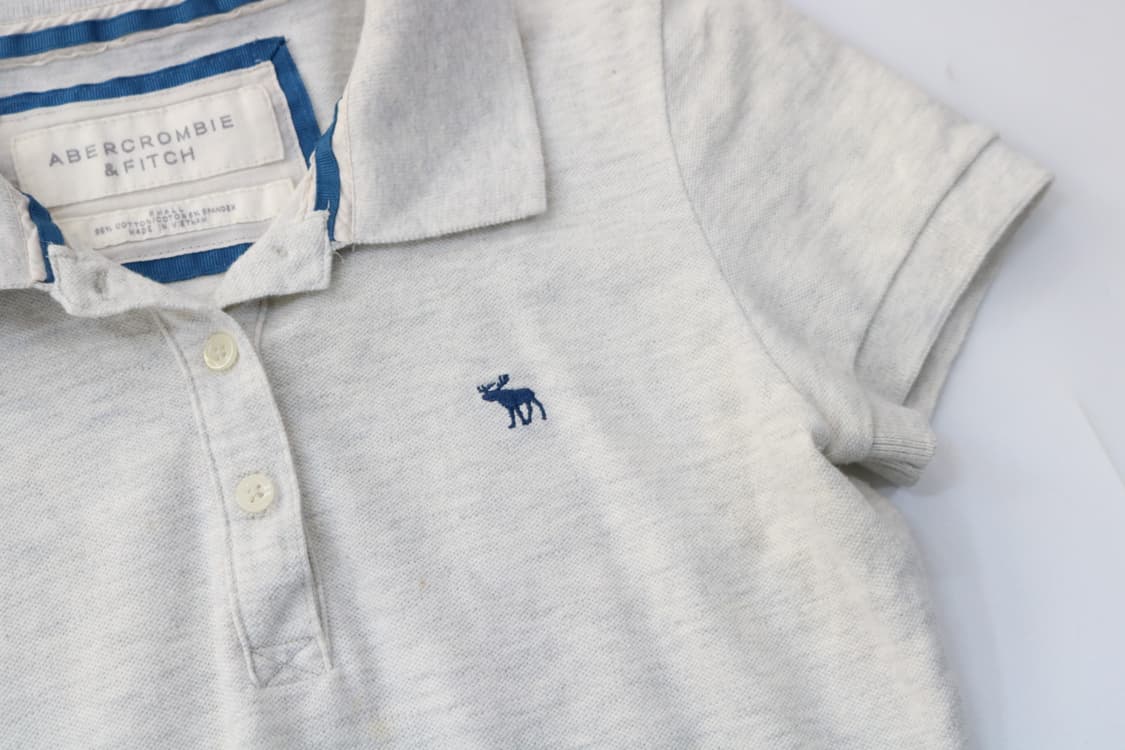 아베크롬비 앤 피치 머슬핏 자수 로고 피케 반팔 티셔츠 (S) 상품이미지4