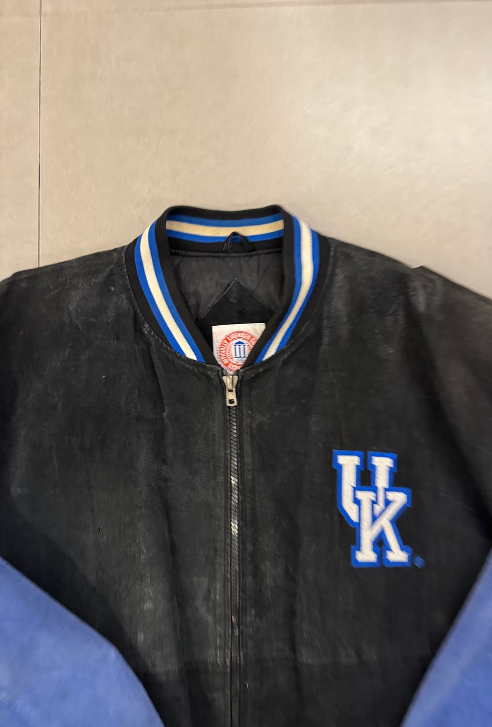 90’s 켄터키대 가죽 바시티 자켓 XL 상품이미지4