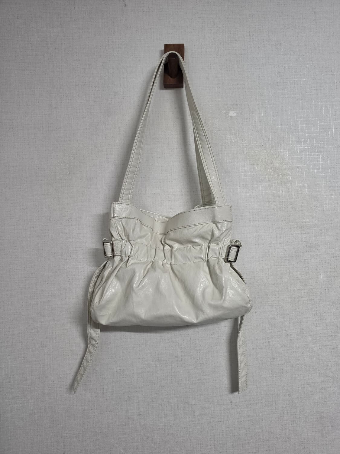 마뗑킴 포우 레더 씨쉘 백 상품이미지7