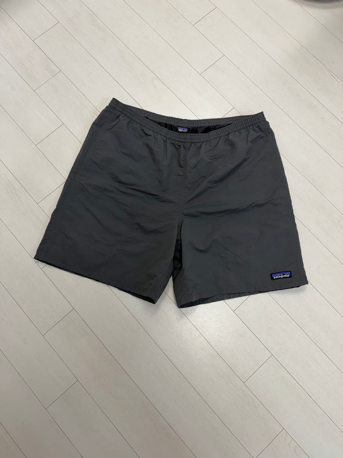 파타고니아 쇼츠 반바지 L 사이즈  상태 9.5/10  사진 찍고 절대  상품이미지1