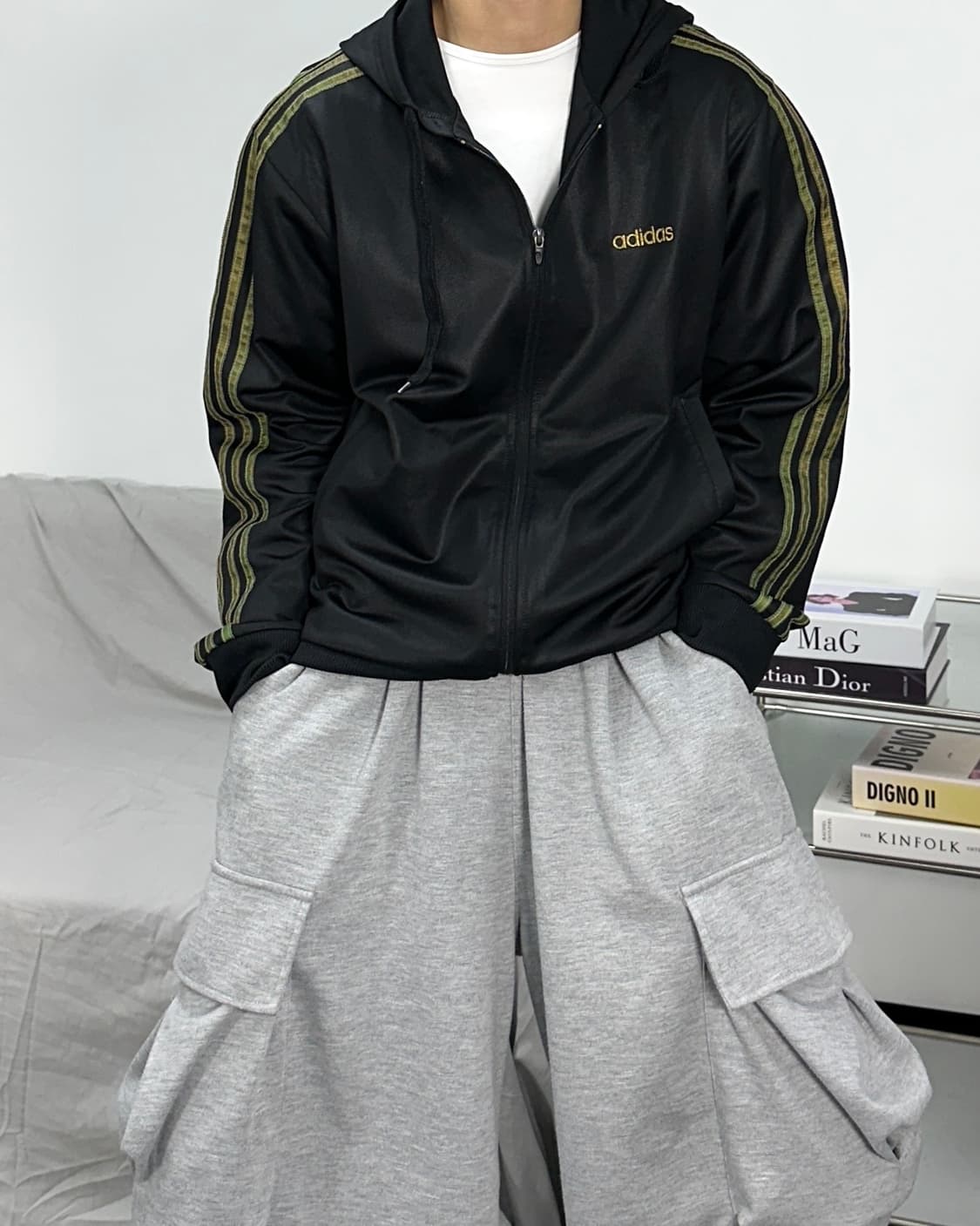 아디다스 블랙 카키골드 후드 트랙탑 105 상품이미지1