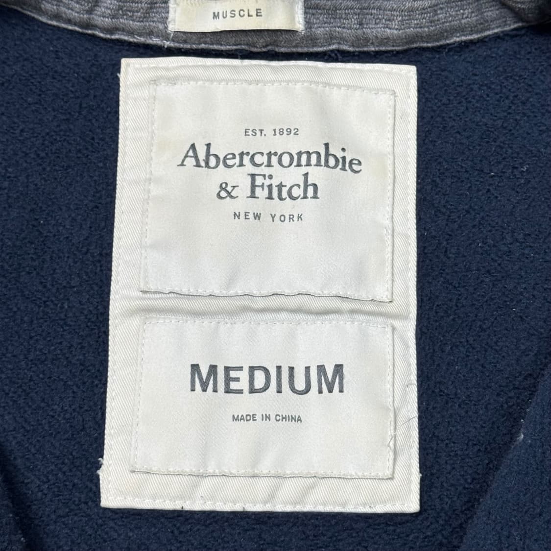 (M) 아베크롬비 아치로고 헤비 후드집업 네이비 상품이미지3