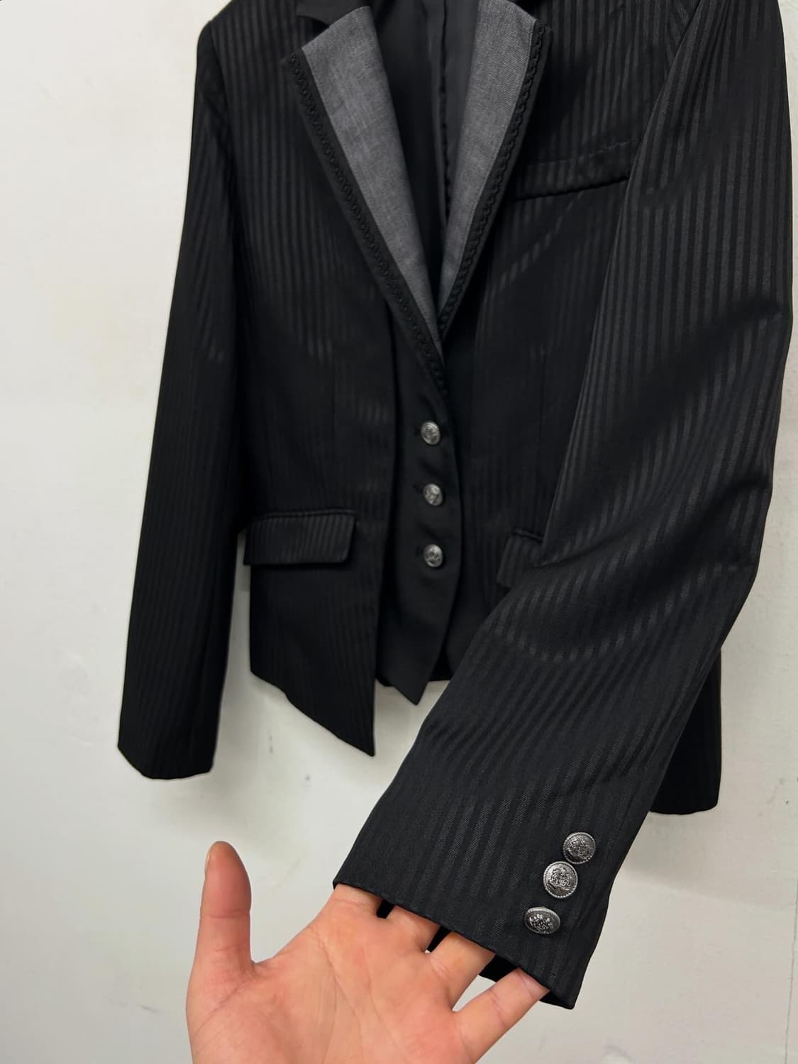 미치코런던 Y2K 블랙 자켓 + 플리츠 스커트 셋업 상품이미지5