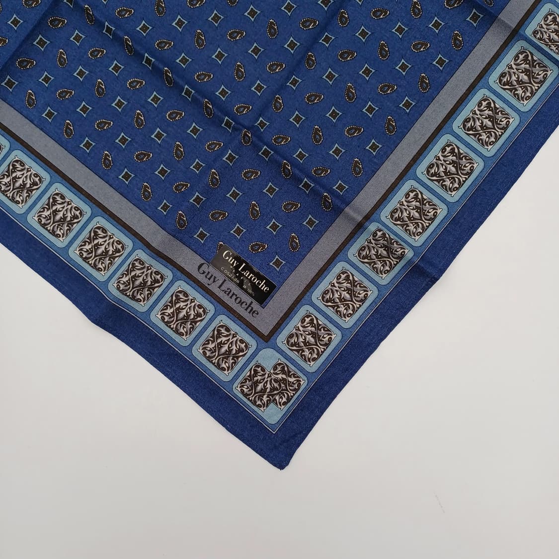 GUY LAROCHE 기라로쉬 손수건 스카프 [FB11735-185-5] 상품이미지5