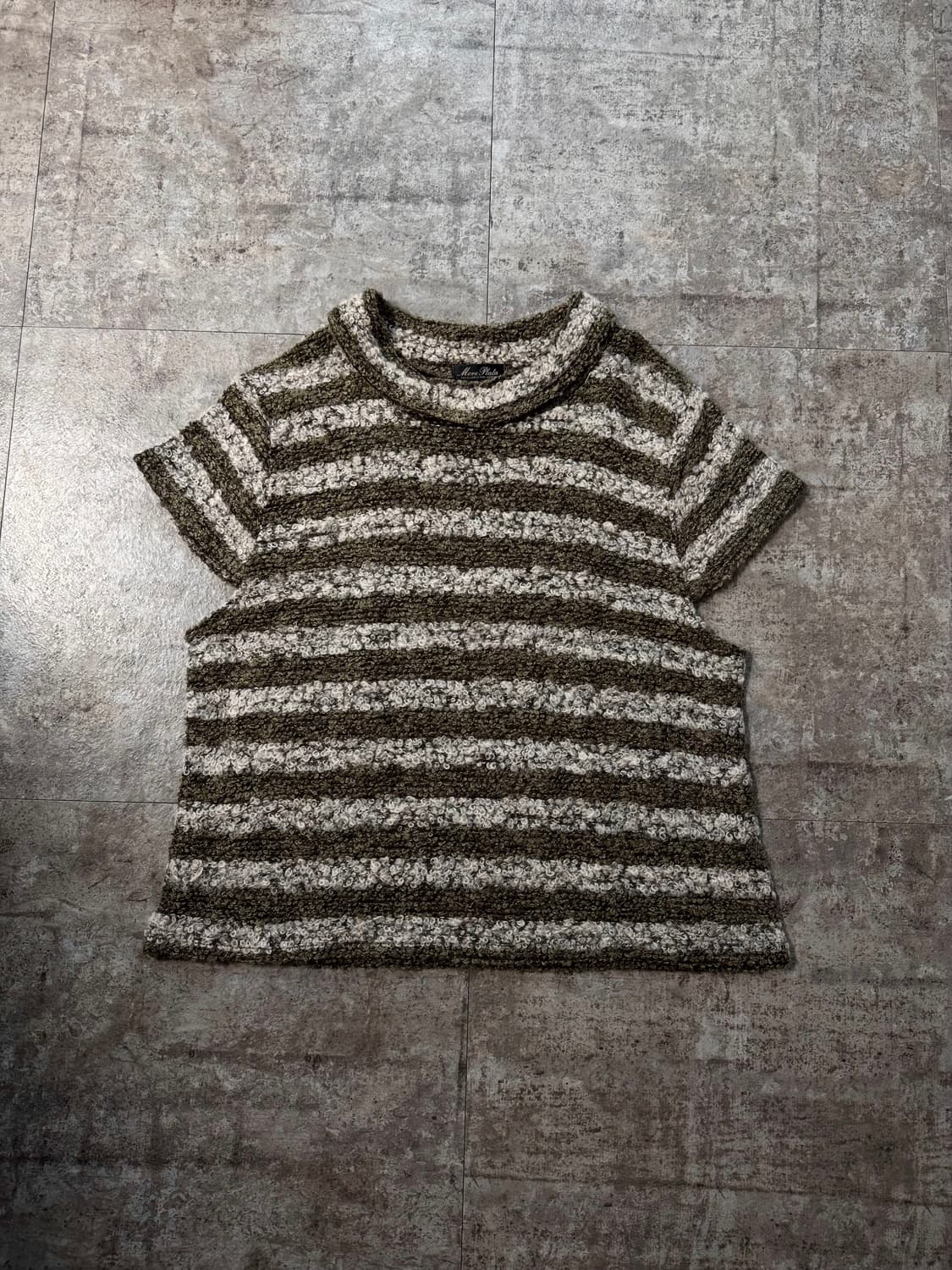 부클 폴딩 넥 스트라이프 패턴 탑 상품이미지6