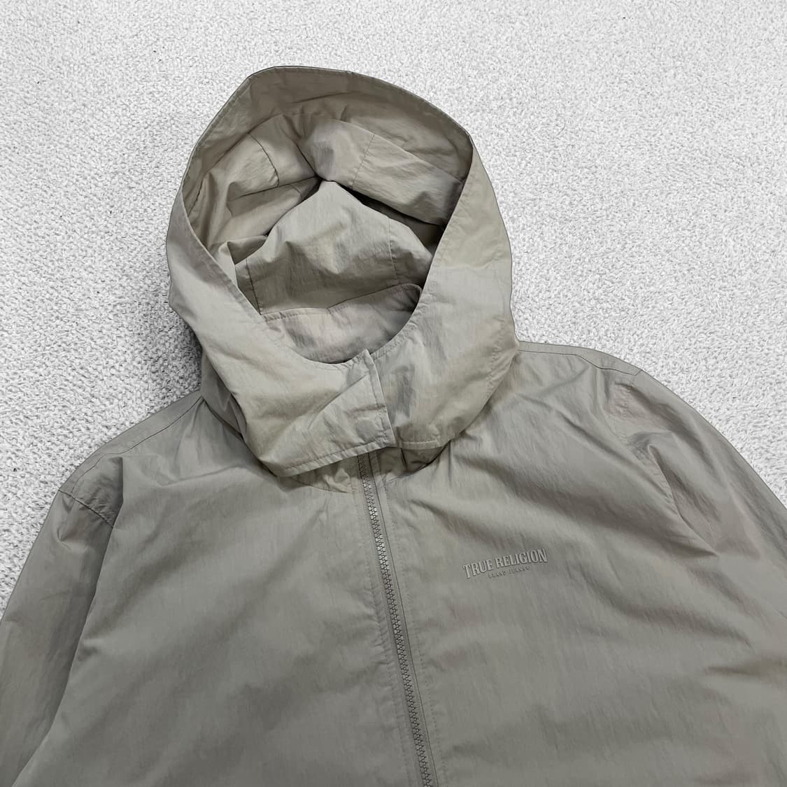 트루릴리전 스펠 로고 바람막이 후드 자켓 베이지 상품이미지3