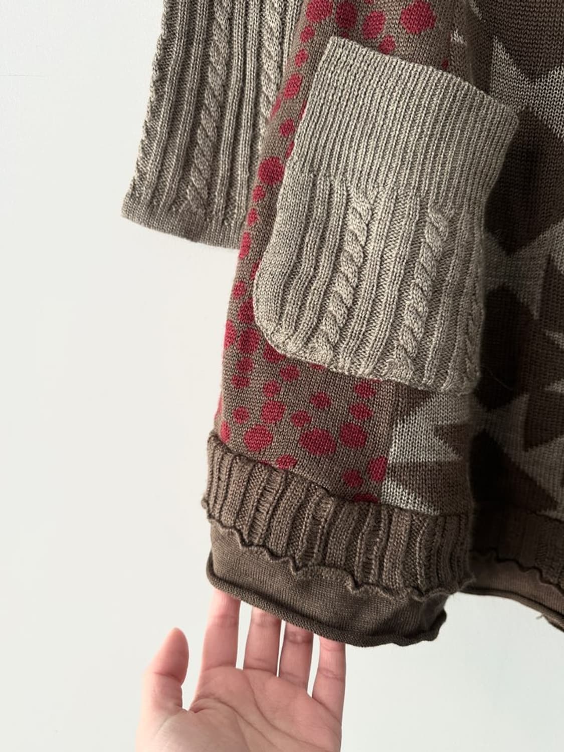 Cut out patch pattern cardigan 상품이미지3