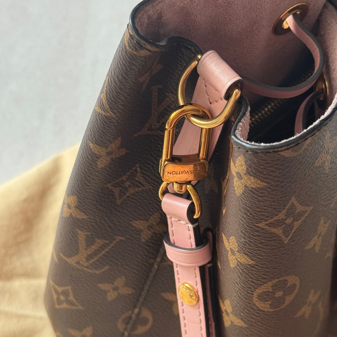 루이비통 네오노에 버킷백 상품이미지3
