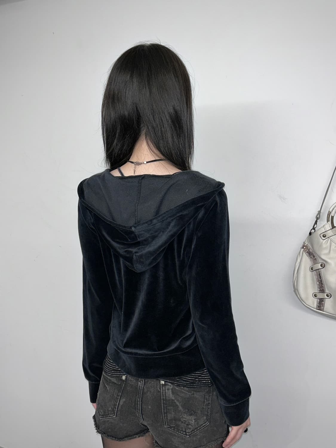Juicy Couture Velvet Rhinestone Hoodie 상품이미지3