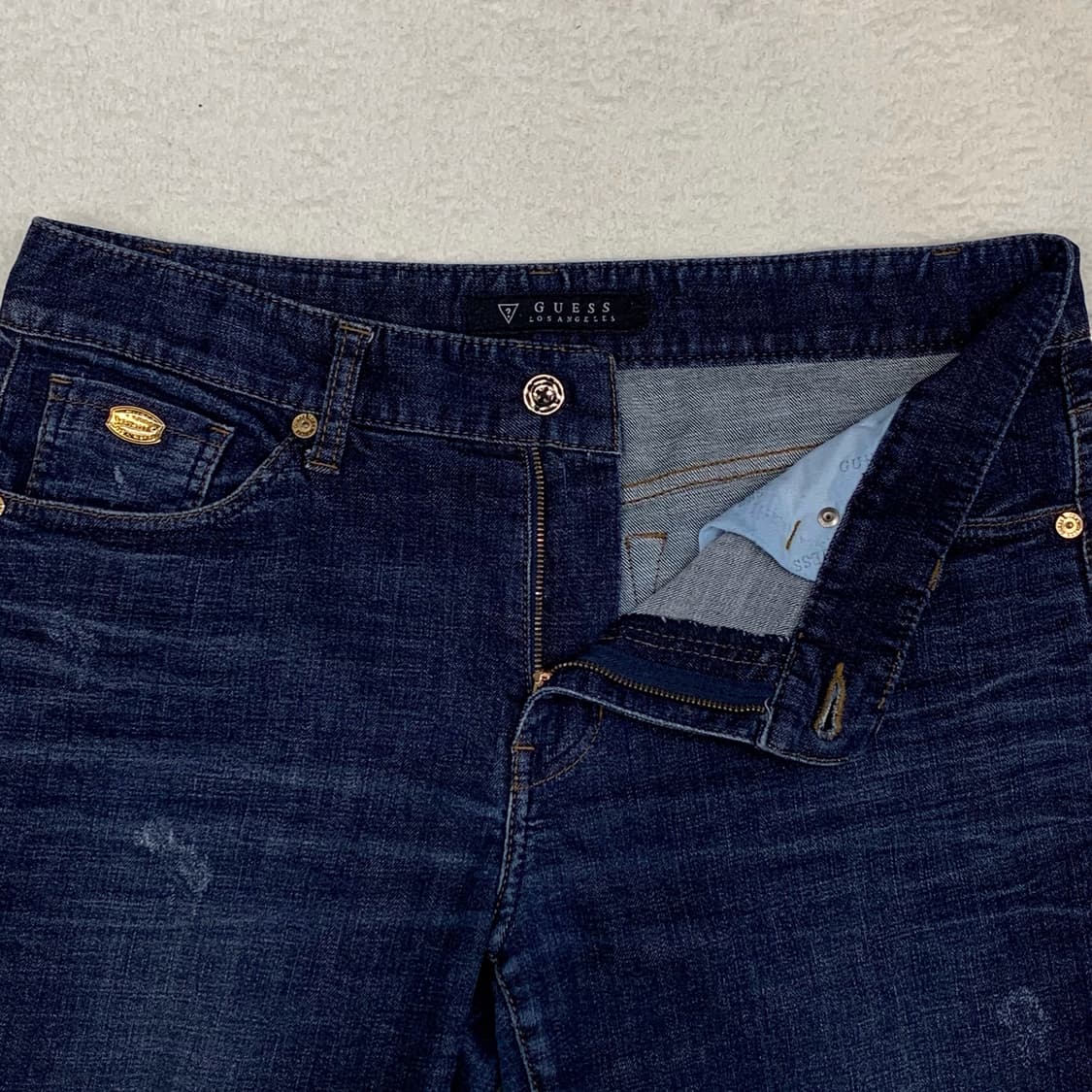 [35] 게스 골드플레이트 테이퍼드핏 데님팬츠 상품이미지4