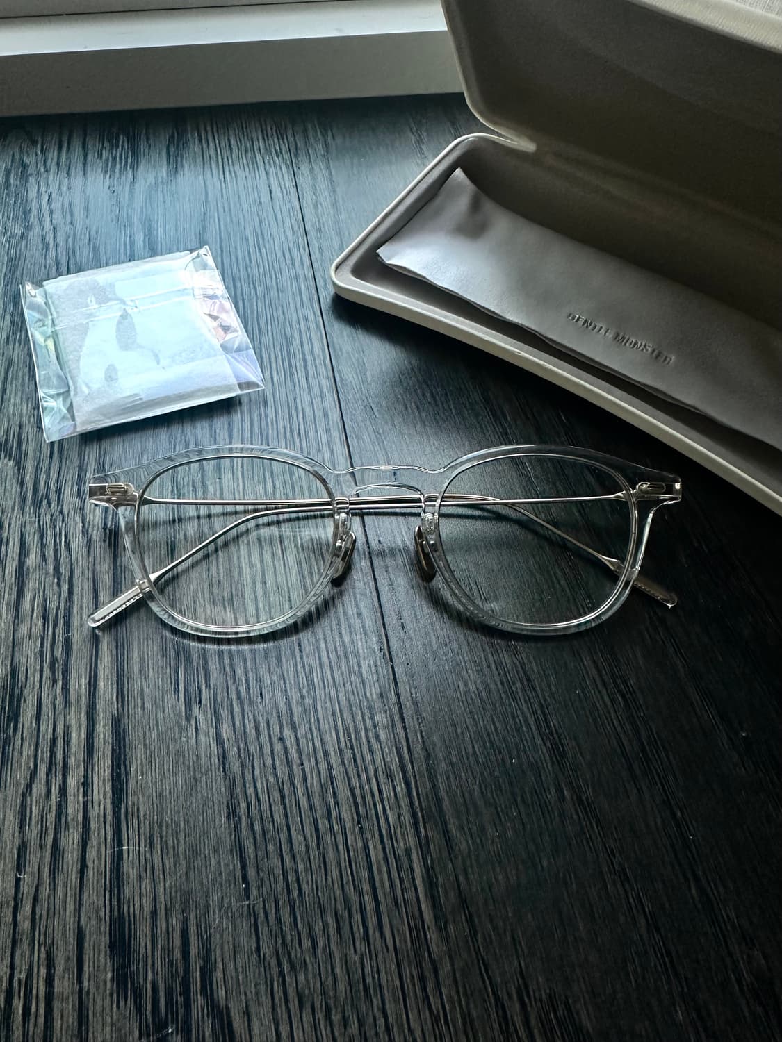 젠틀몬스터 해리 C1 클리어 안경 상품이미지2