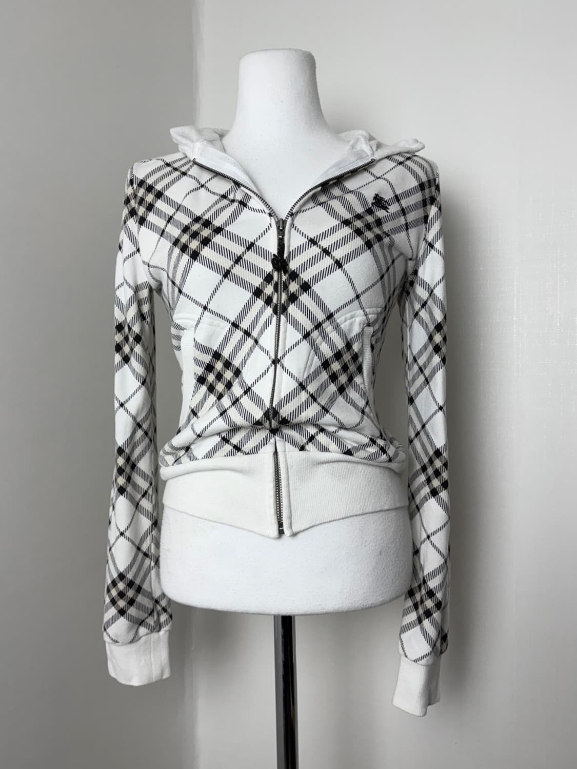 버버리 블루라벨 화이트 체크 후드집업 상품이미지2