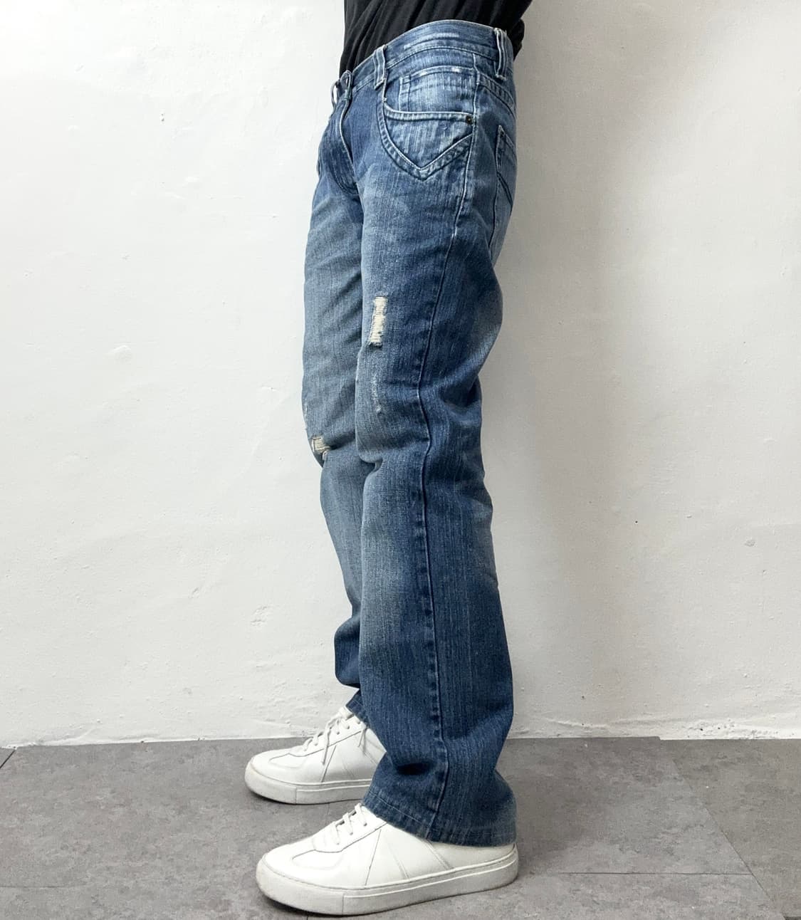 Curved Pocket Distressed Denim 상품이미지2
