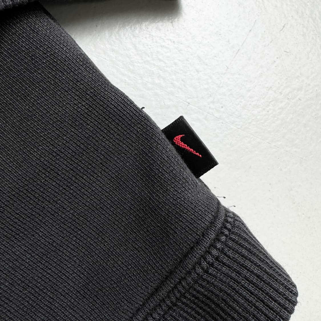 나이키 90s 빅로고 페이딩 스웻셔츠 맨투맨 블랙 상품이미지4