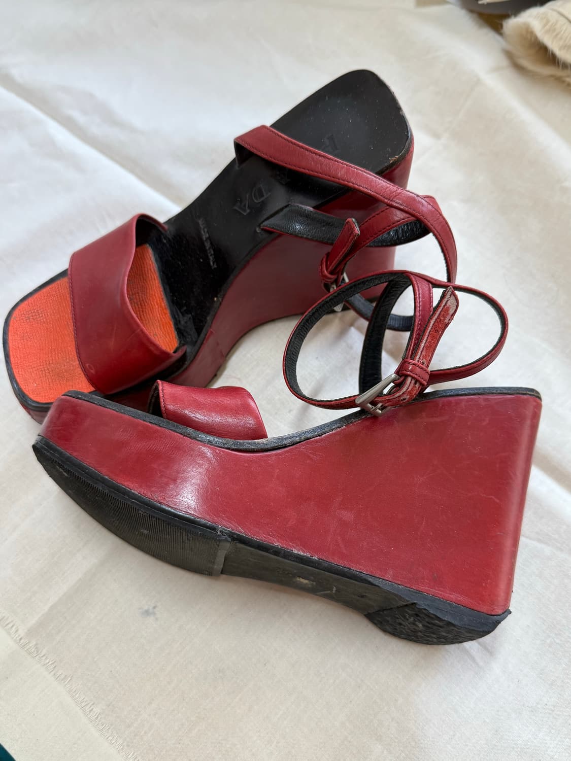 프라다 웨지힐 상품이미지2