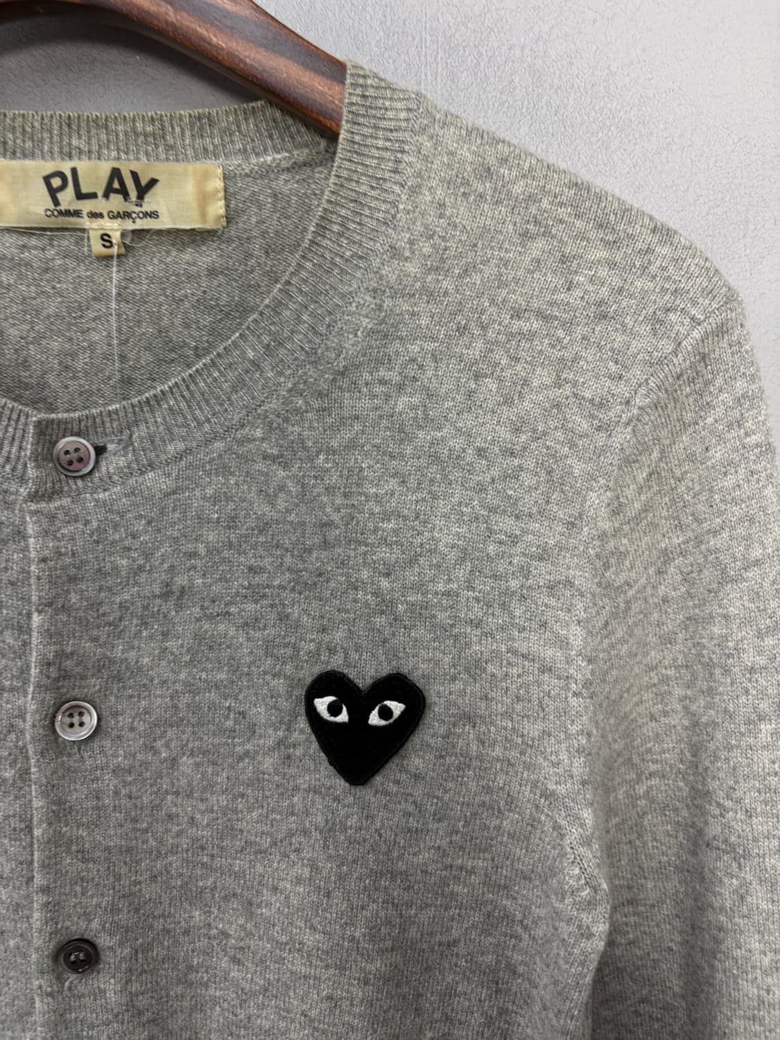 꼼데가르송 블랙 하트와펜 그레이 가디건 A3789 상품이미지3