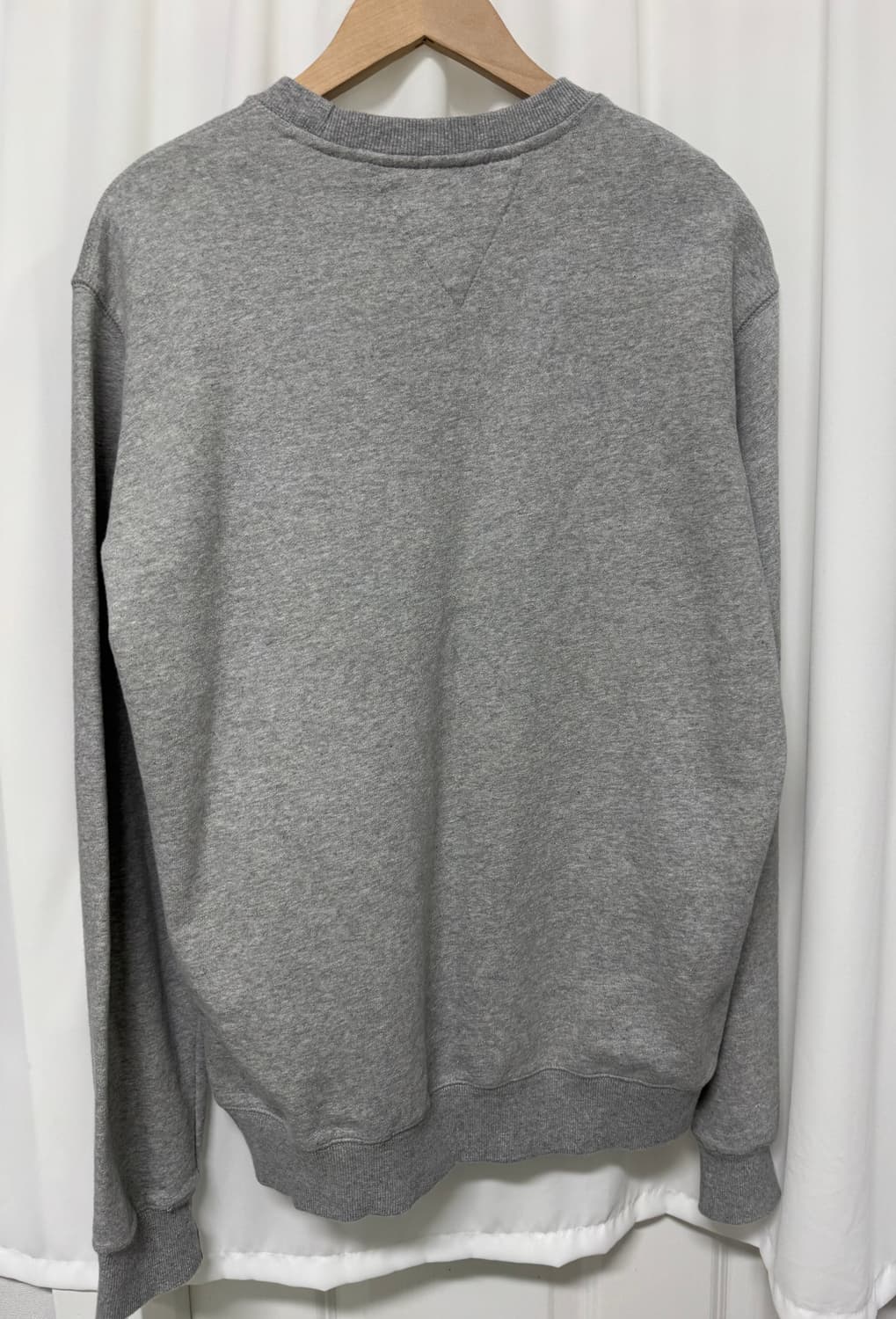 타미힐피거 그레이 맨투맨 상품이미지3