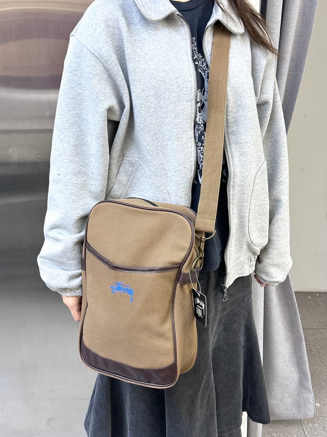 스투시 스탁 로고 캔버스 크로스백 상품이미지1