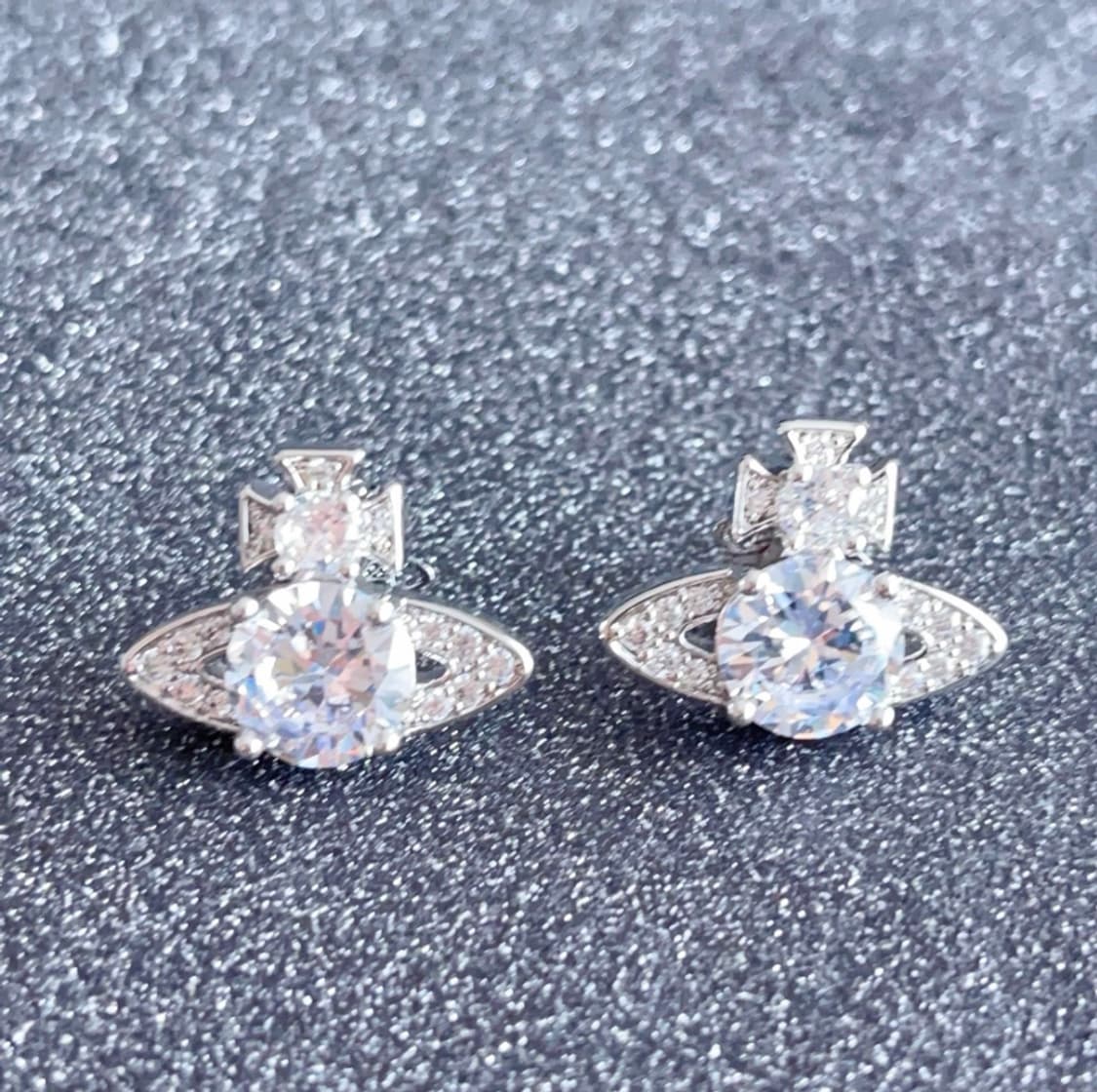 비비안웨스트우드 아카이브 화이트 크리스탈 orb 귀걸이 상품이미지4