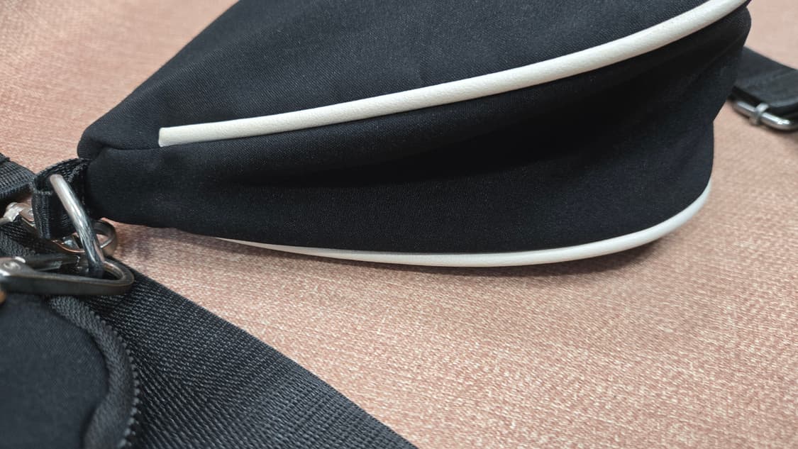 나이키 남녀 블랙 호보 크로스백 상품이미지2