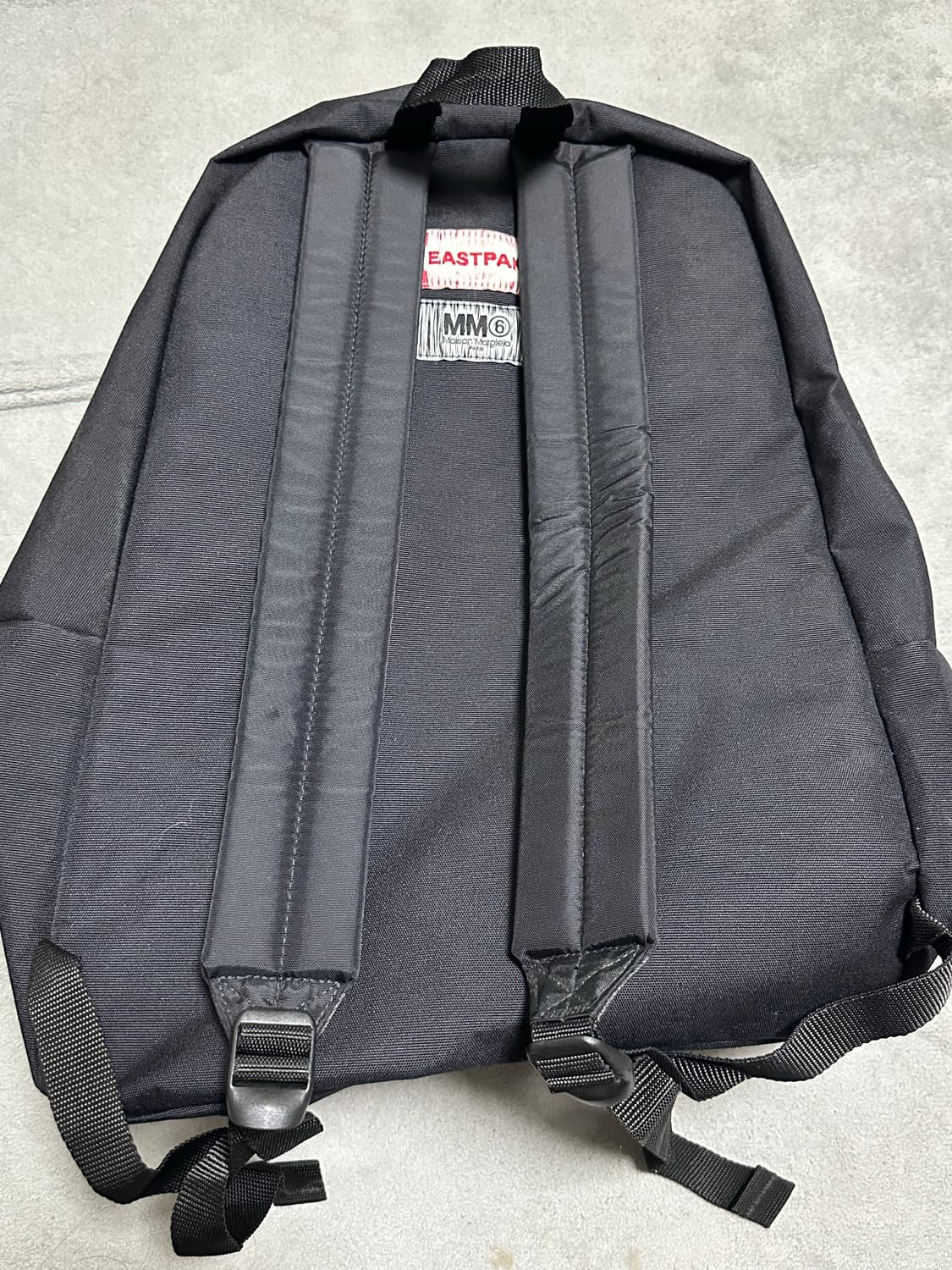 EASTPAK x MM6 패디드 백팩 상품이미지4