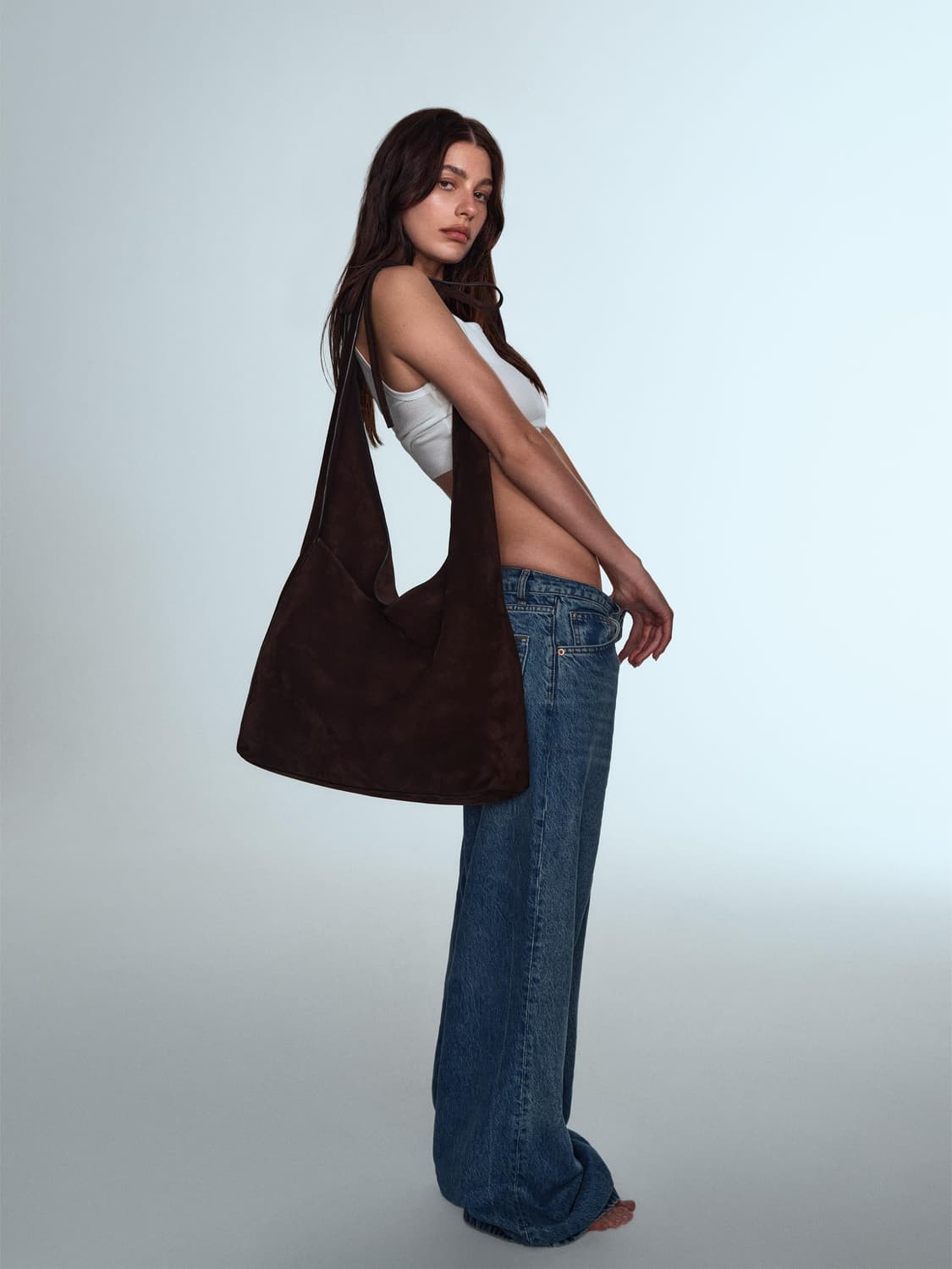 리포메이션 오버사이즈드 비토리아 토트 스웨이드 백 XL 새상품 상품이미지2