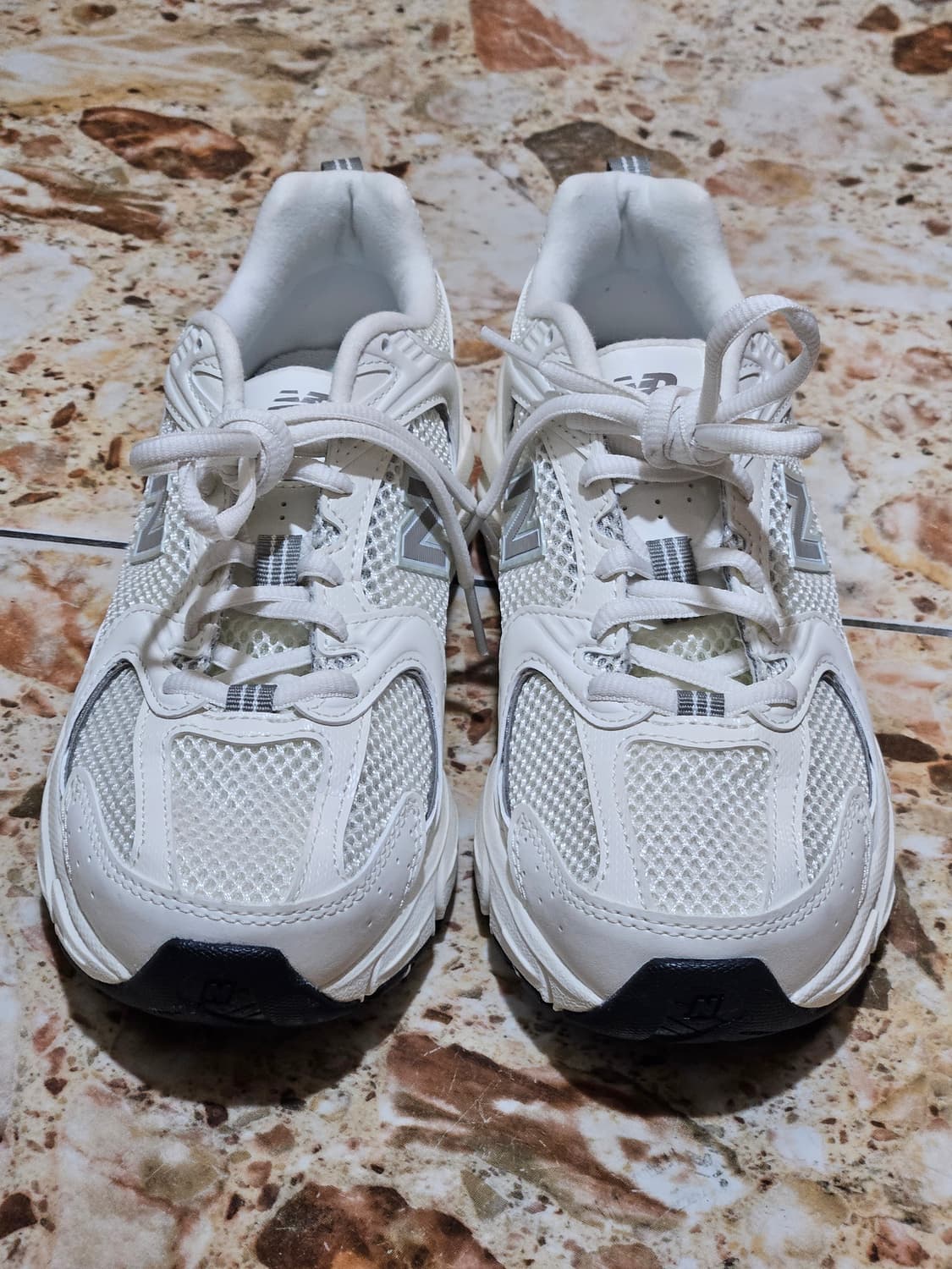 뉴발란스 530 화이트 펄 그레이 러닝화 225 상품이미지2