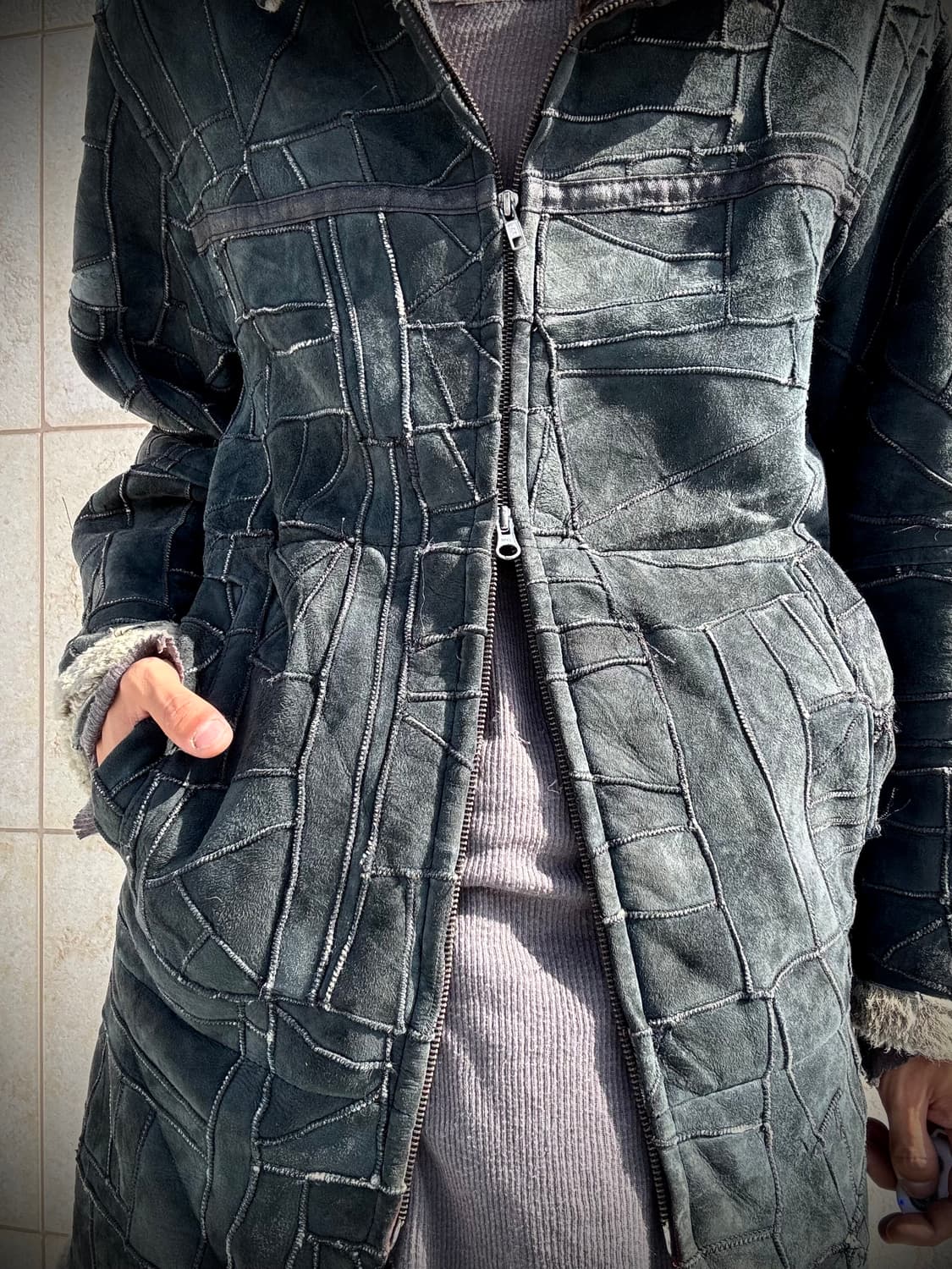 “Vintage” V-Kei Rough Leather Fur Detail 상품이미지3