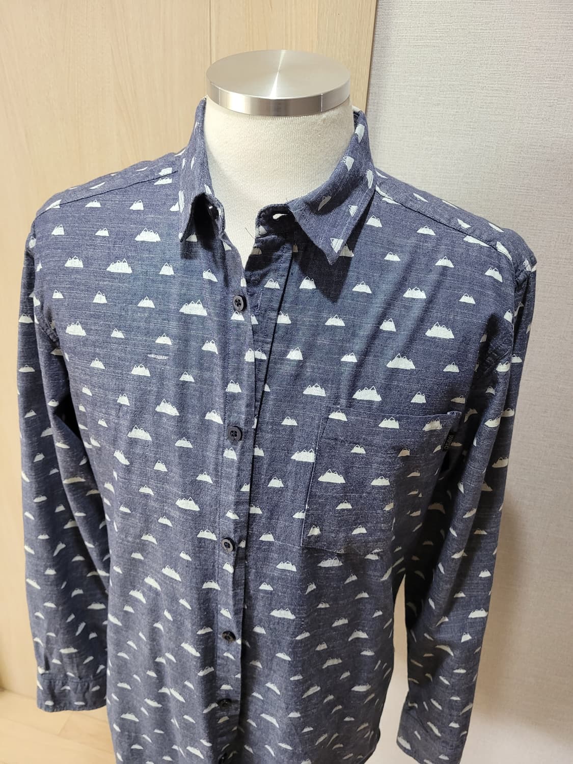 WESC 남자 패턴프린트 샴브레이 셔츠 M 네이비 상품이미지2