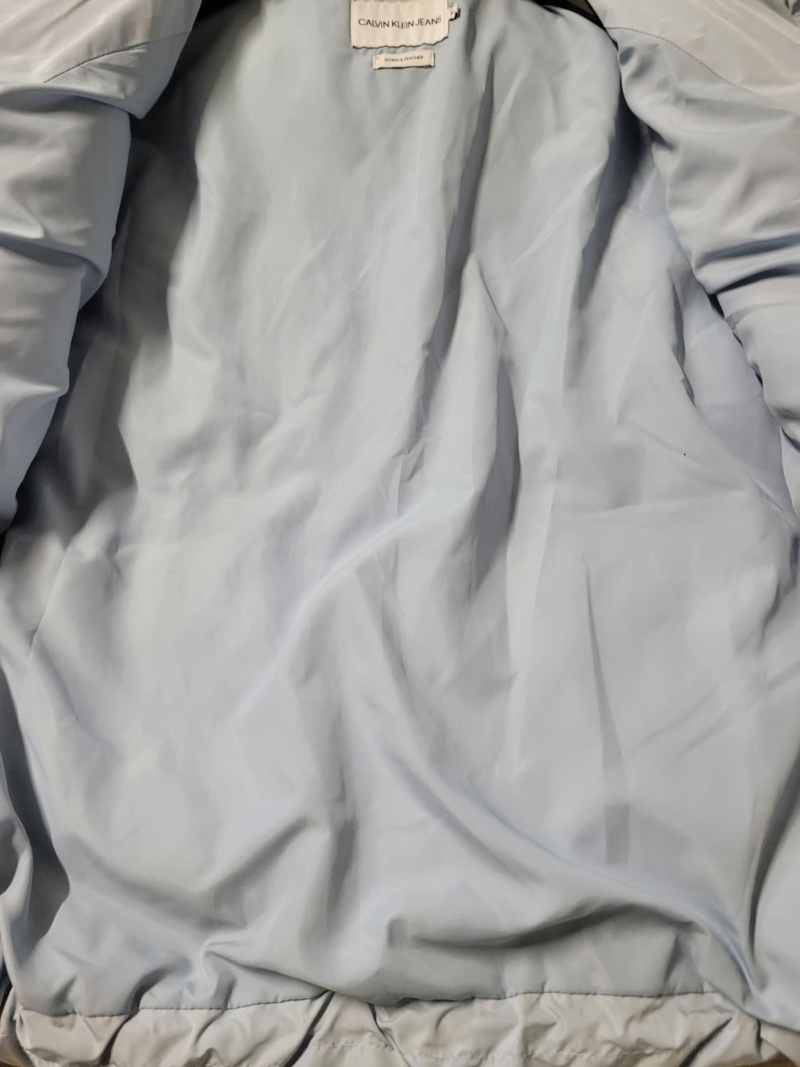 캘빈클라인 미드 랭스 페미닌 다운 자켓 XS (제니,정호연) 상품이미지3