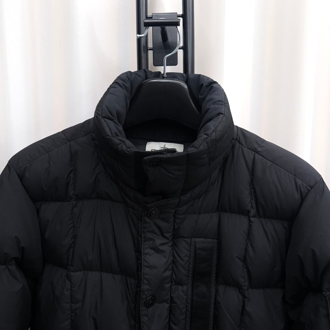 [M] 스톤아일랜드 크링클랩스 논후드 패딩 블랙 상품이미지2