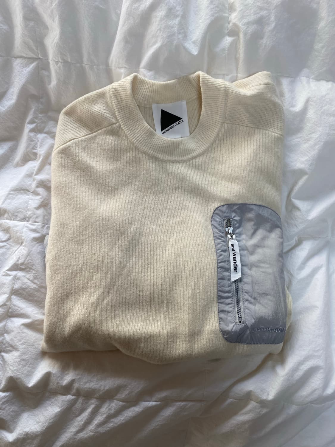 And wander X ZARA 앤드원더 자라 콜라보 맨투맨 S 아이보리 상품이미지1