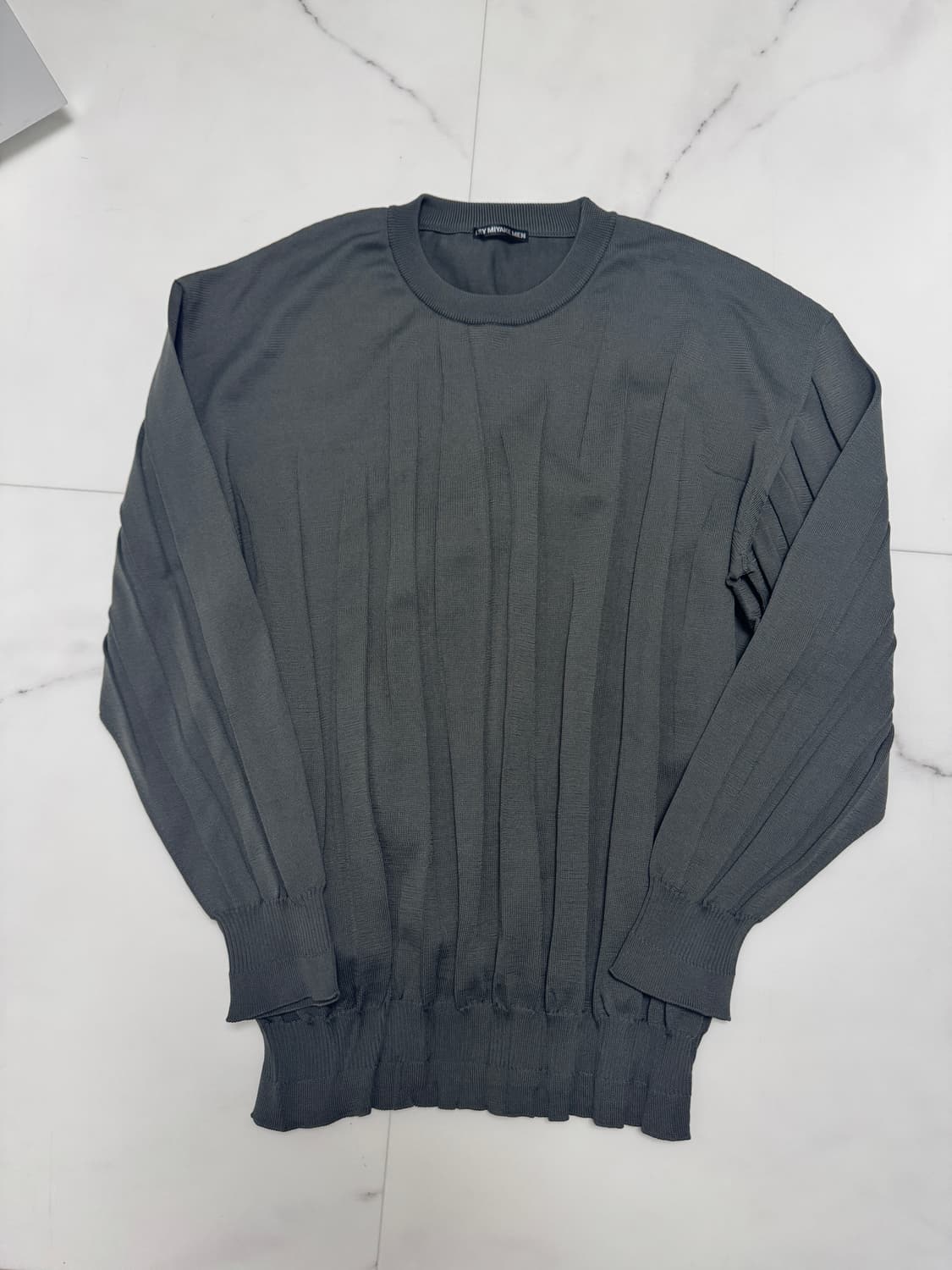 이세이미야케 남성니트 상품이미지1