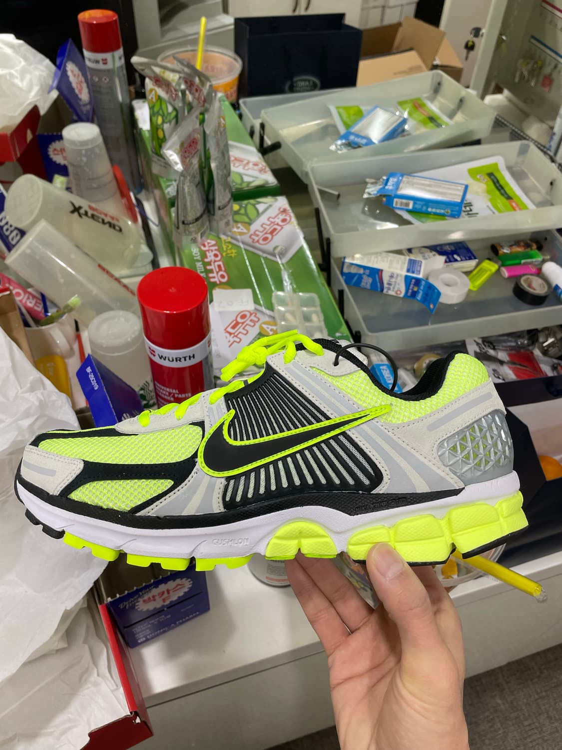 나이키 줌 보메로  5 Volt Metallic 290 상품이미지1