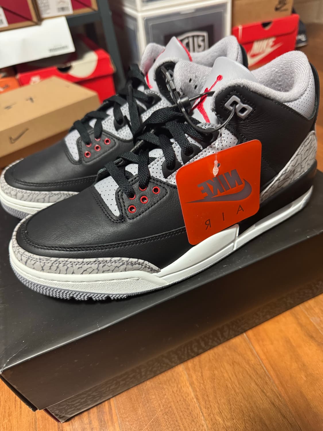 정품새제품 2024 나이키 조던3 블랙시멘트 270mm 상품이미지1