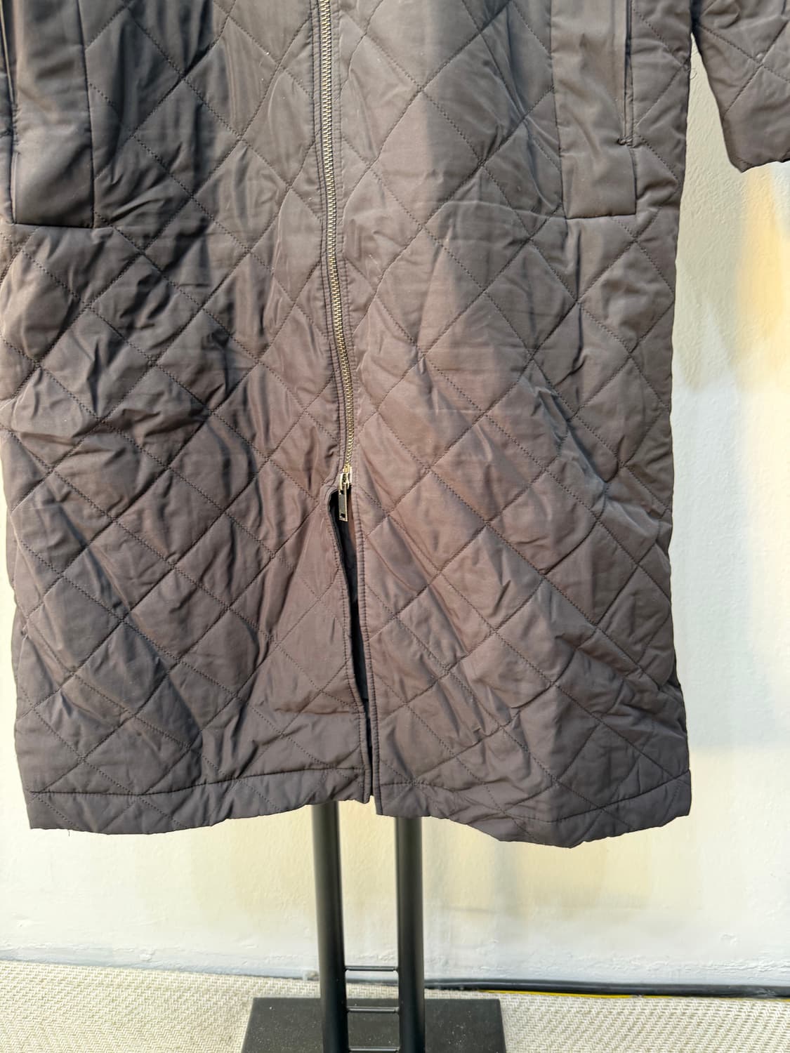 정품) COS 코스 여성 다이아 퀼팅 블랙 봄버 자켓 34 상품이미지3