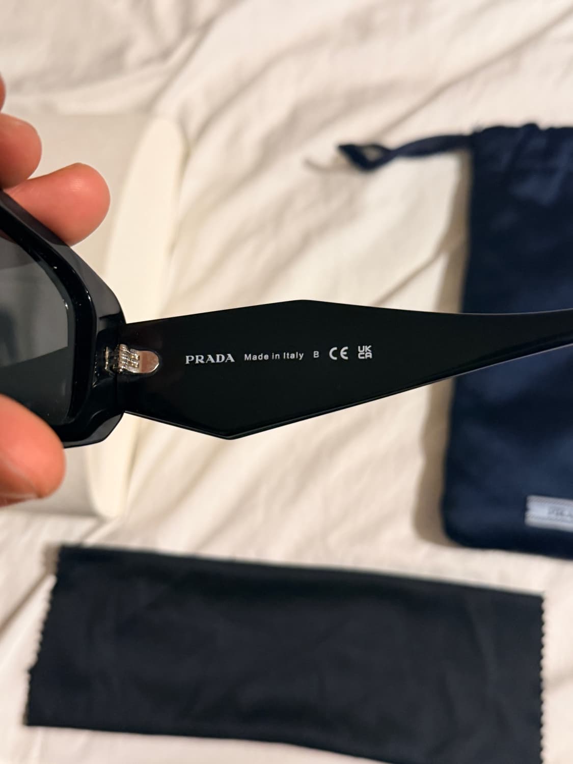 프라다 SPR 17W-F 블랙 선글라스 상품이미지4