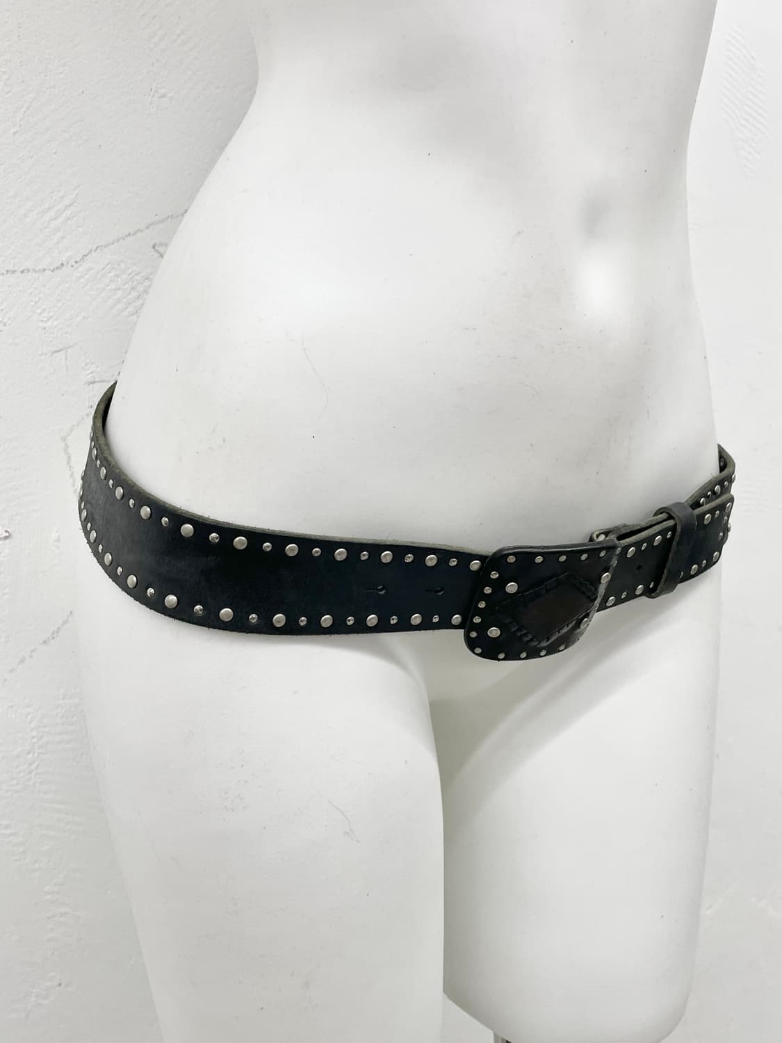 리얼레더 락시크 스터드 버클 벨트 상품이미지5