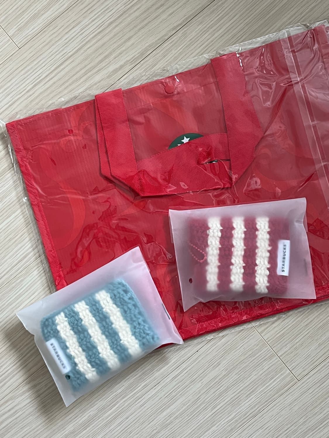 스타벅스 스트라이프 니트지갑 상품이미지1