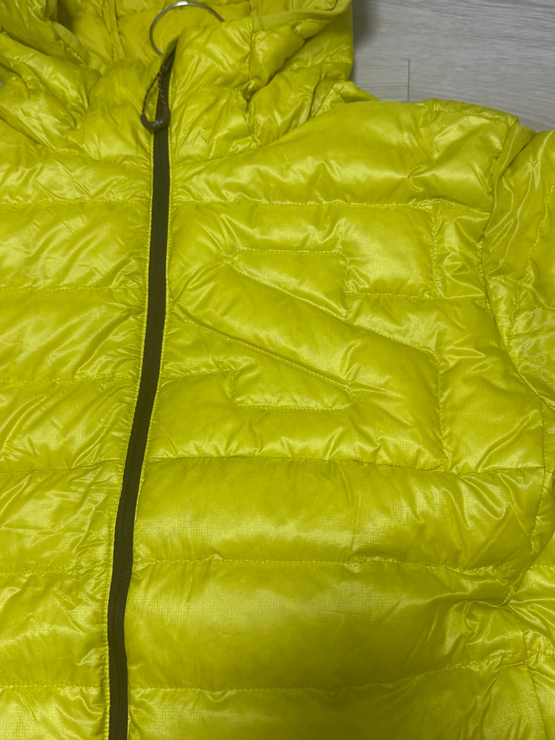 살로몬 경량패딩 라임 (m) 상품이미지3