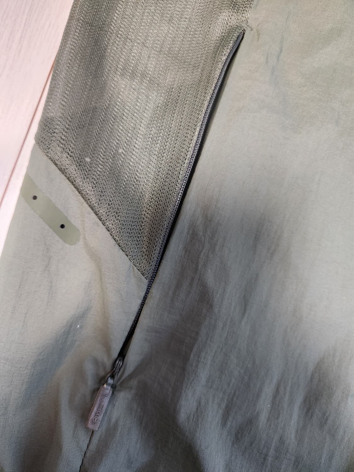 새상품급) 머렐 메쉬배색 스포티 경량 방풍 자켓 (카키) 사이즈105 x 상품이미지5