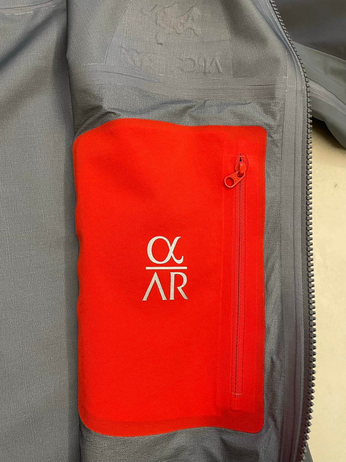 아크테릭스 알파 AR 글리치 XL  상품이미지3