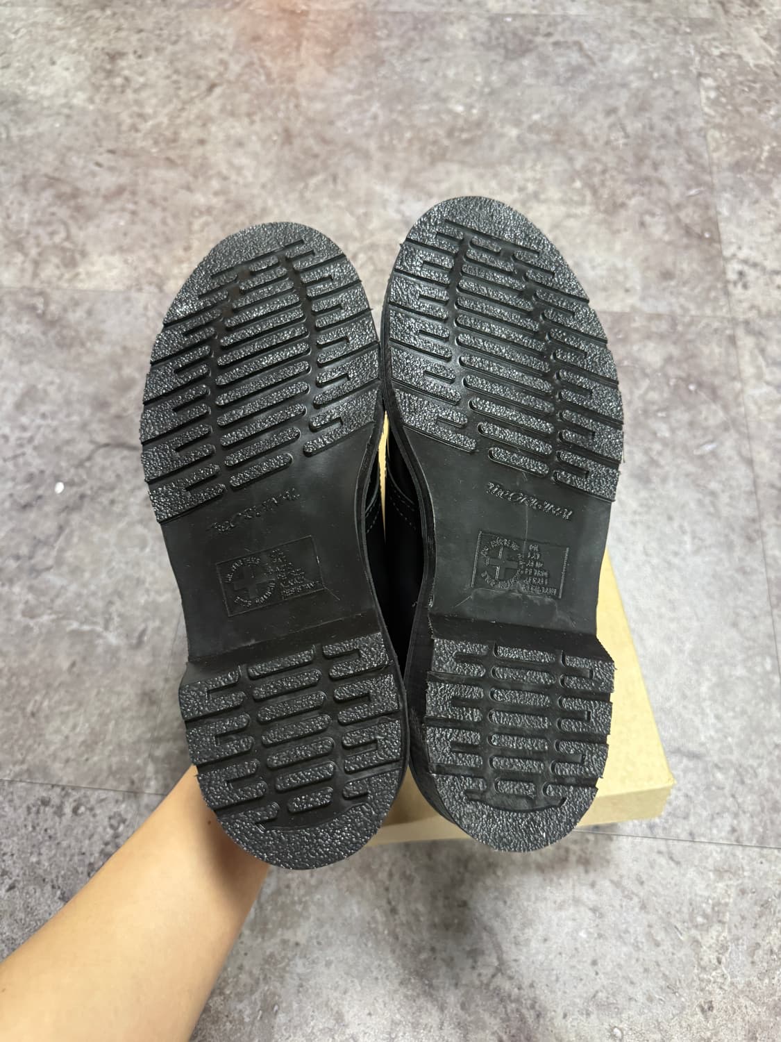 닥터마틴 1461 모노 240 새상품 풀박스 상품이미지3