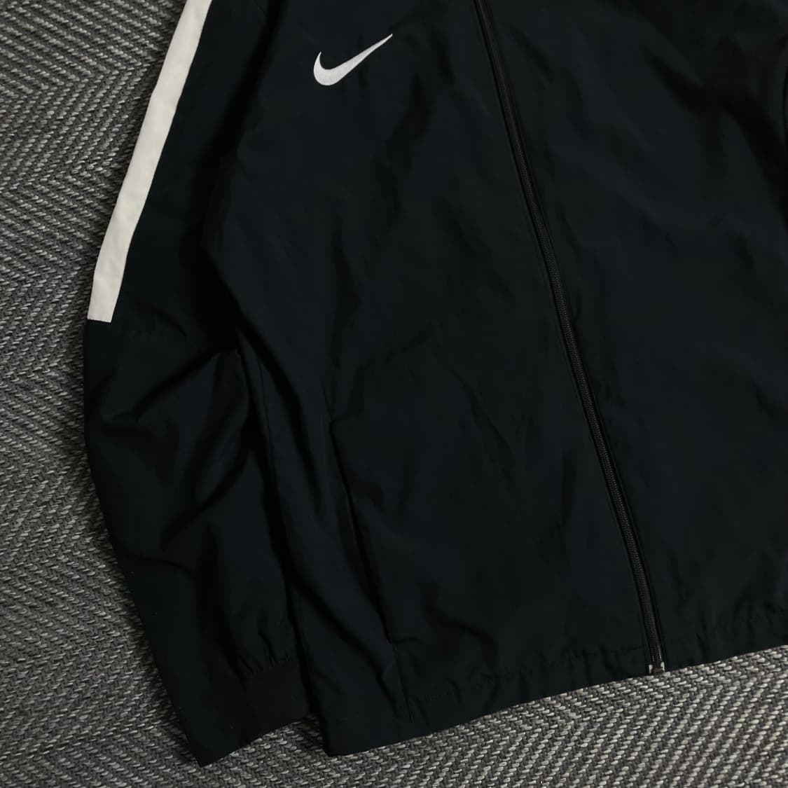 나이키 드라이핏 블랙 배색 바람막이y 3346 상품이미지3