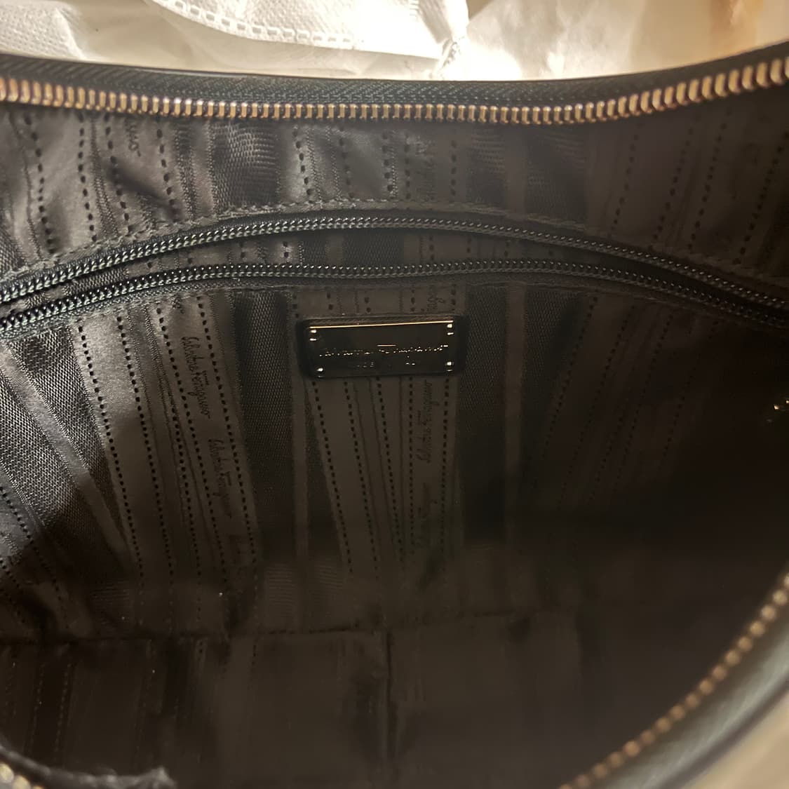 페레가모 블랙 간치니 숄더백 상품이미지4