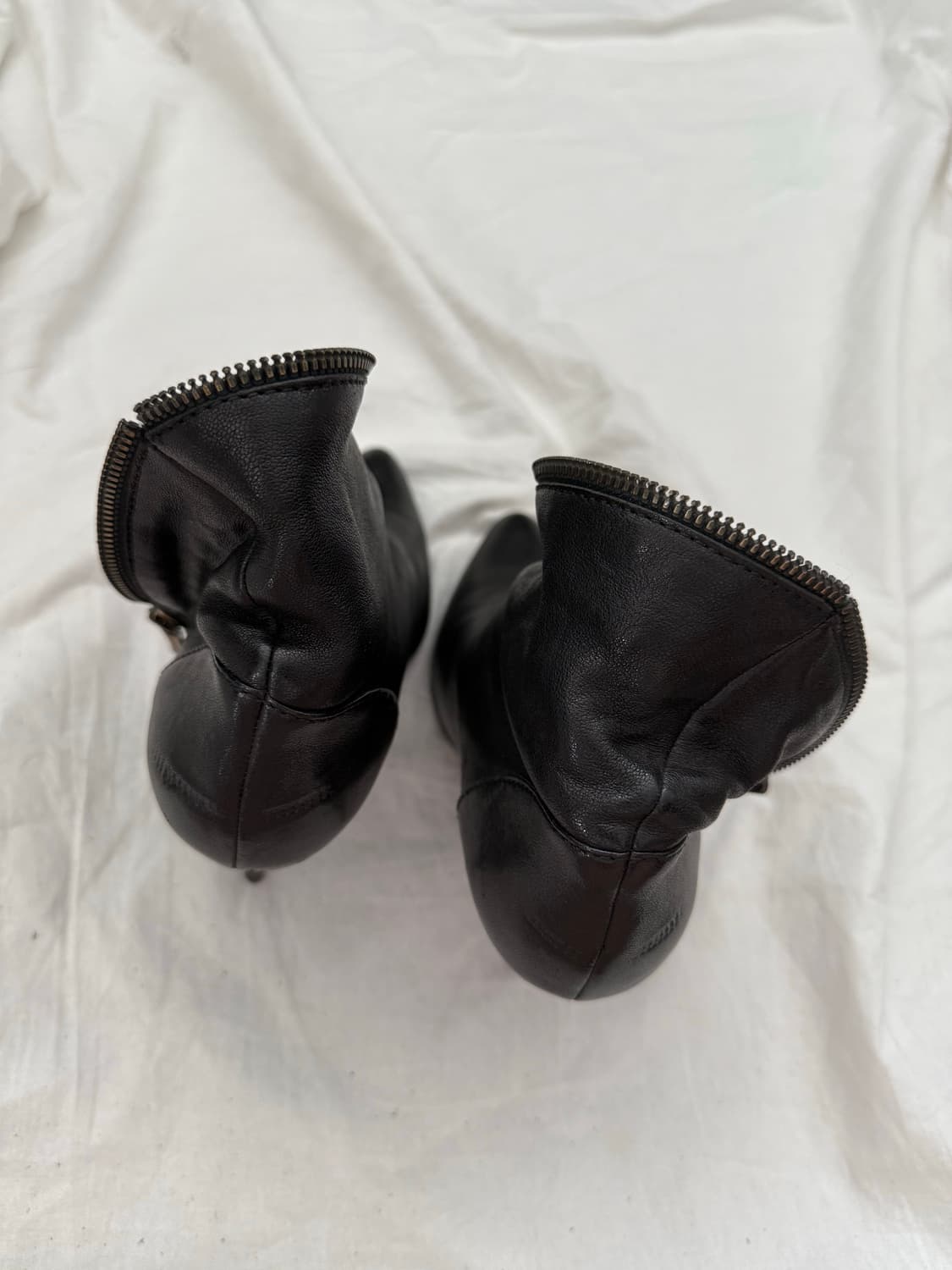 rare* 발망 런웨이 asymmetric riri지퍼 앵클부츠 상품이미지7