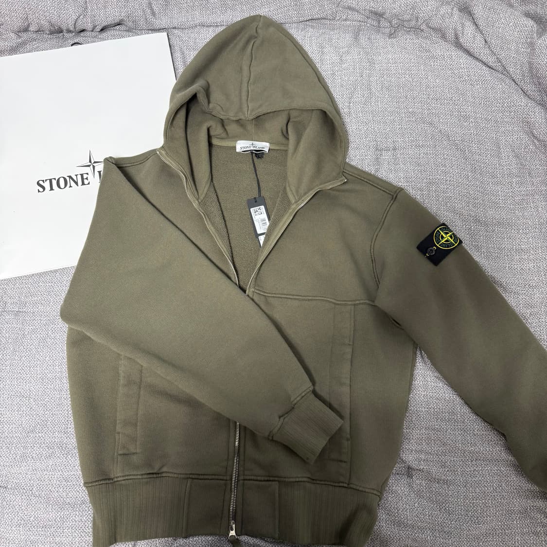 스톤아일랜드 25fw 밀리터리 그린 상품이미지2