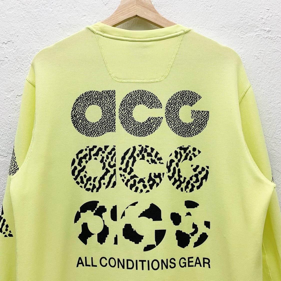 나이키 acg 네온 빅로고 롱슬리브 상품이미지4