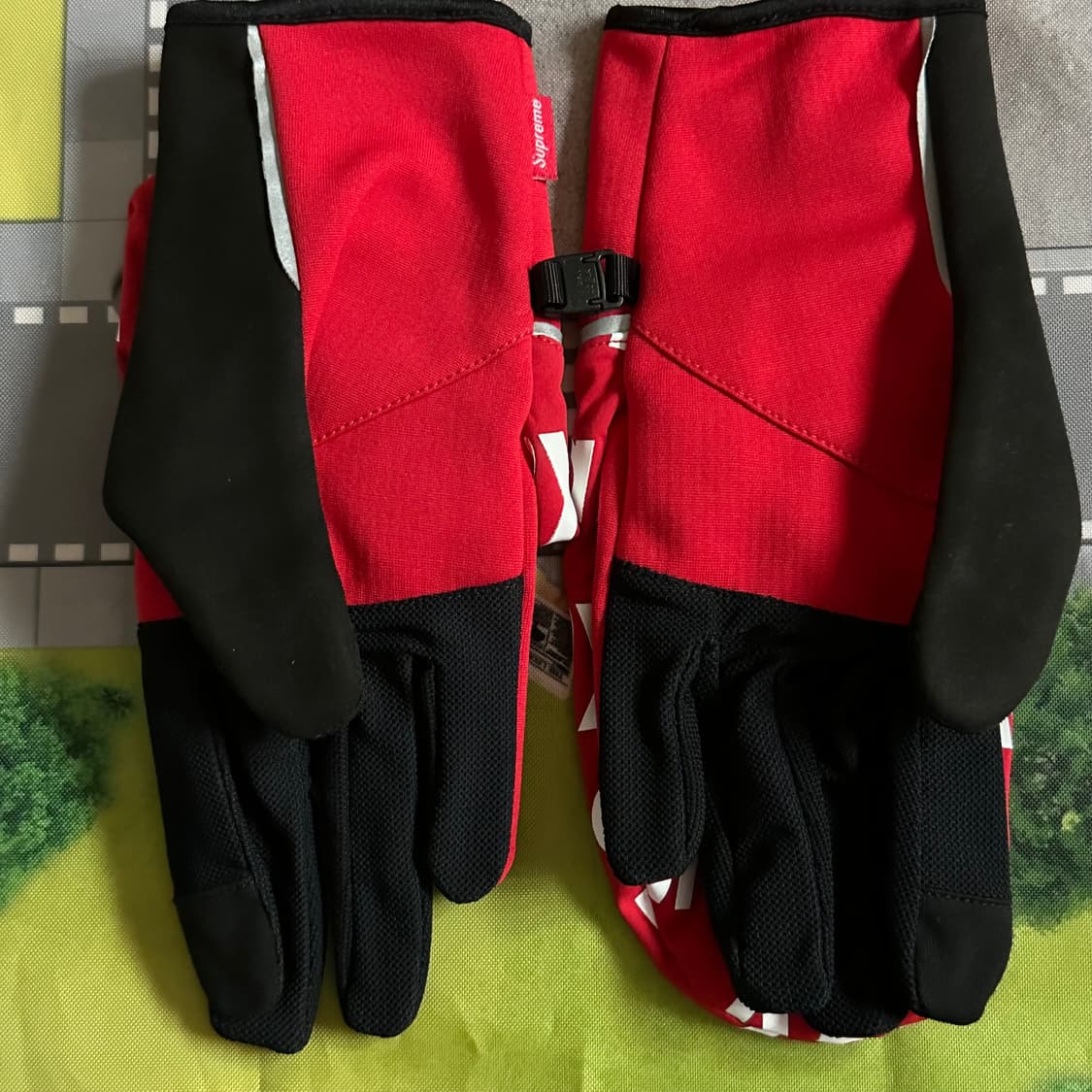 슈프림 x 노스페이스 윈터 러너 글로브 S 레드 15FW 상품이미지4