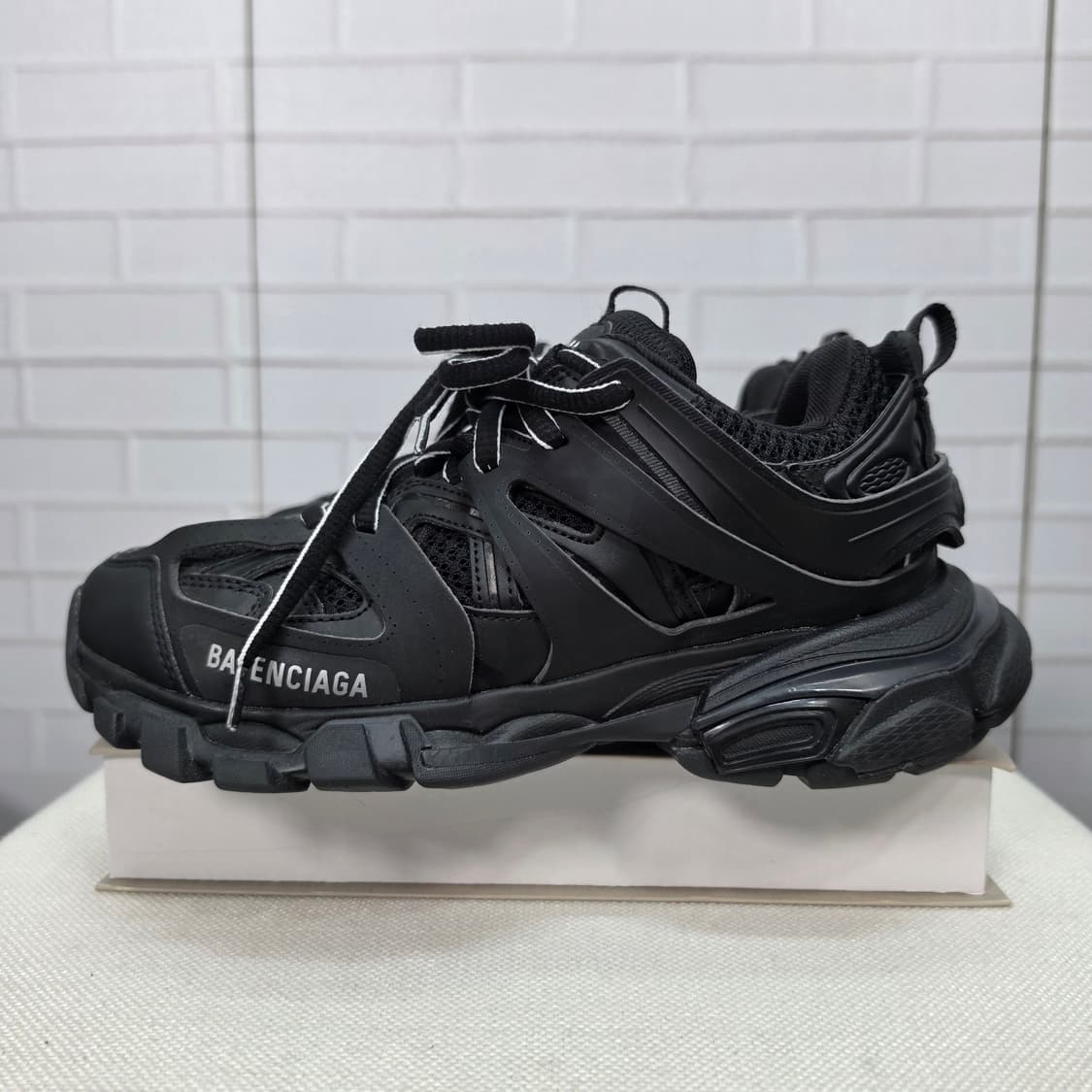 발렌시아가 트랙 스니커즈 블랙 스니커즈 EU36 / 230사이즈 상품이미지1